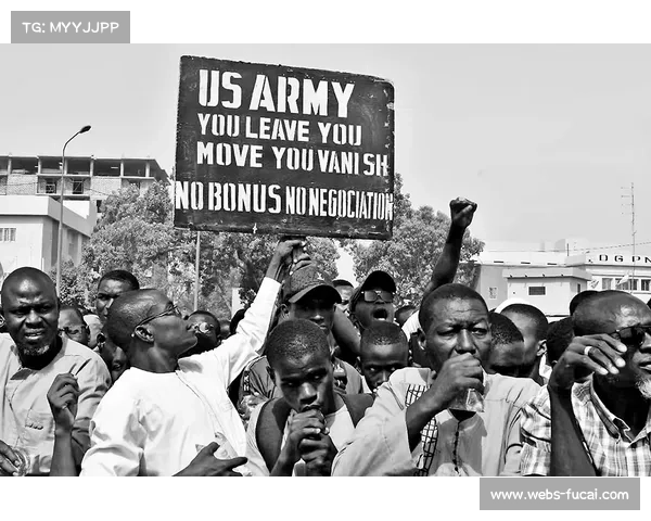 尼日尔球员阿卜杜勒拉蒂夫-古米因两黄变红被罚下场比赛局势骤然变化